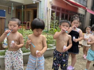 3歳児みどり・ふじ組　　楽しい夏♪