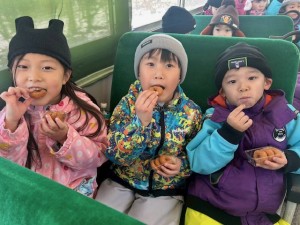 雪遊び　しろぐみ（5歳児）