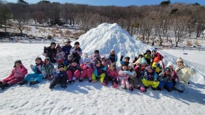 雪遊び　しろぐみ（5歳児）